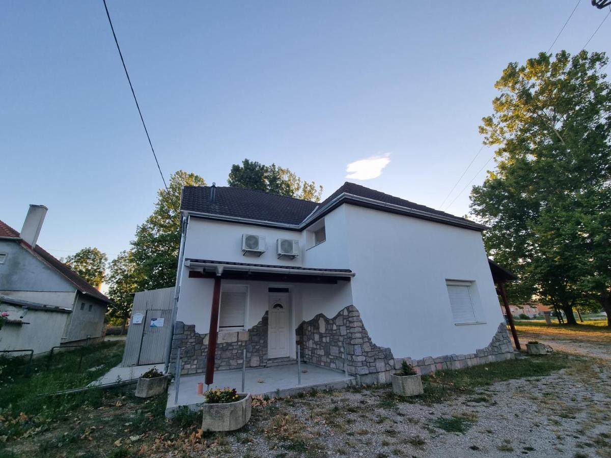 Sóstó Apartman Székesfehérvár Exterior foto